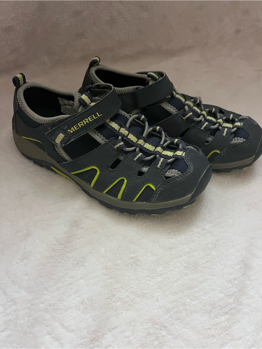 navy blue and lime green Merrell Kid's Hydro H2O Hiker Sandals size three